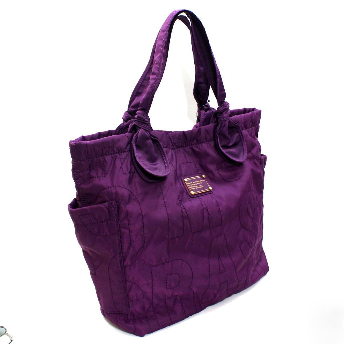 court tote in signature nylon